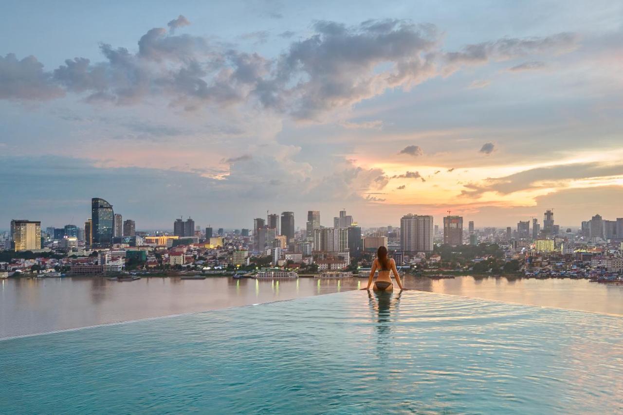 The Peninsula Phnom Penh Hotel Exterior foto